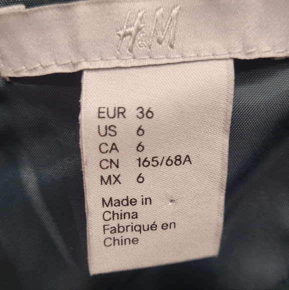 H&M Emerald Green Ruffle/Off-Shoulder Jumpsuit - Picture 6 of 8